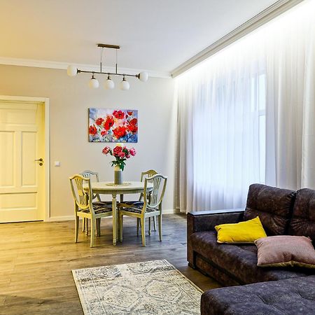 Superb Apartment In City Centre Ryga Zewnętrze zdjęcie